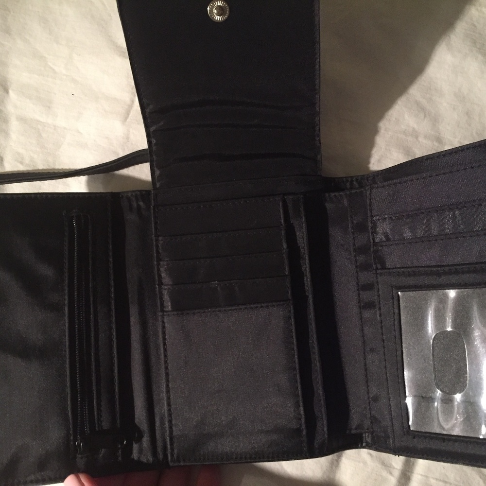 Cross Body Wallet - Picture 5 of 7